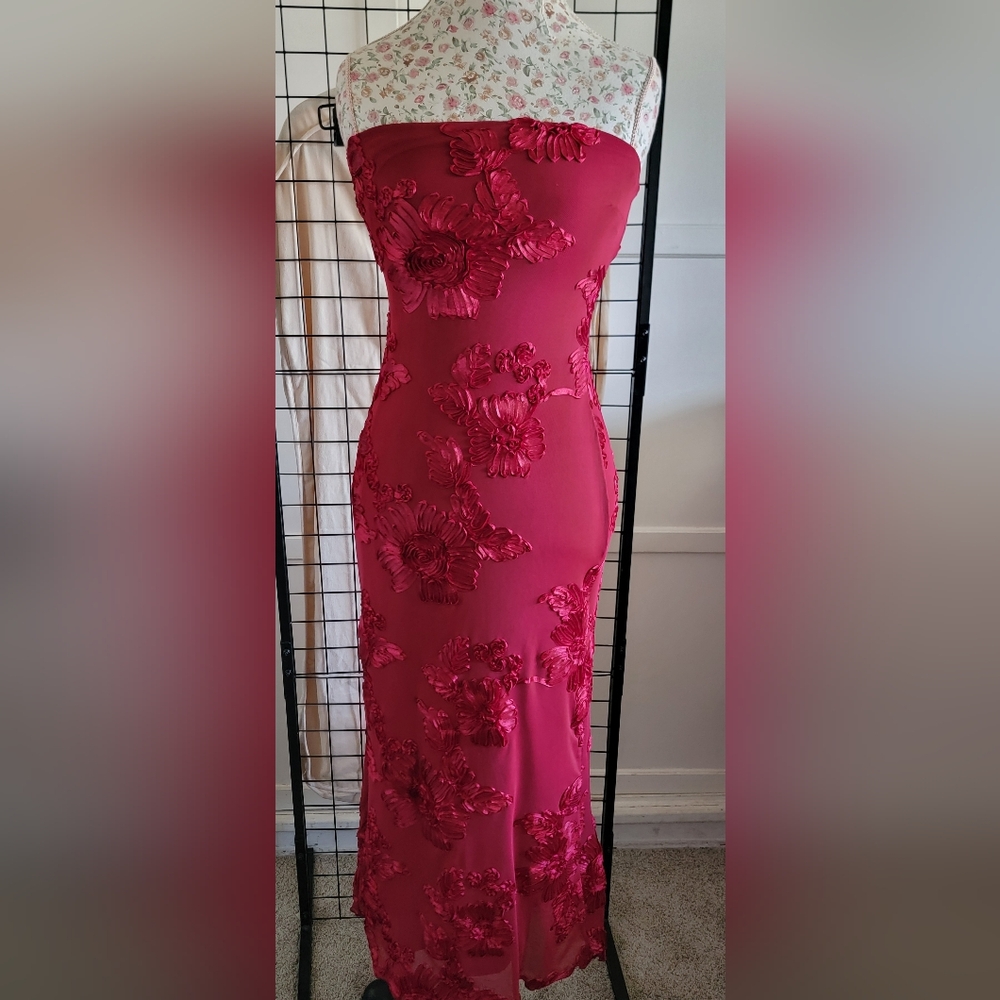 Zessica Elegant Red Floral Strapless Dress Size Small